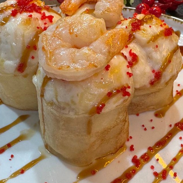 Блинный запеченный ролл с креветкой